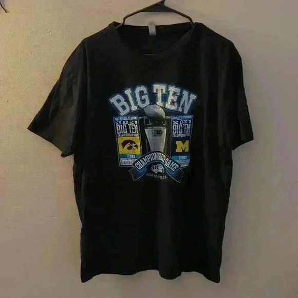 Next level Michigan vs Iowa 2021 championship T-shirt, XL, black - Picture 2 of 5